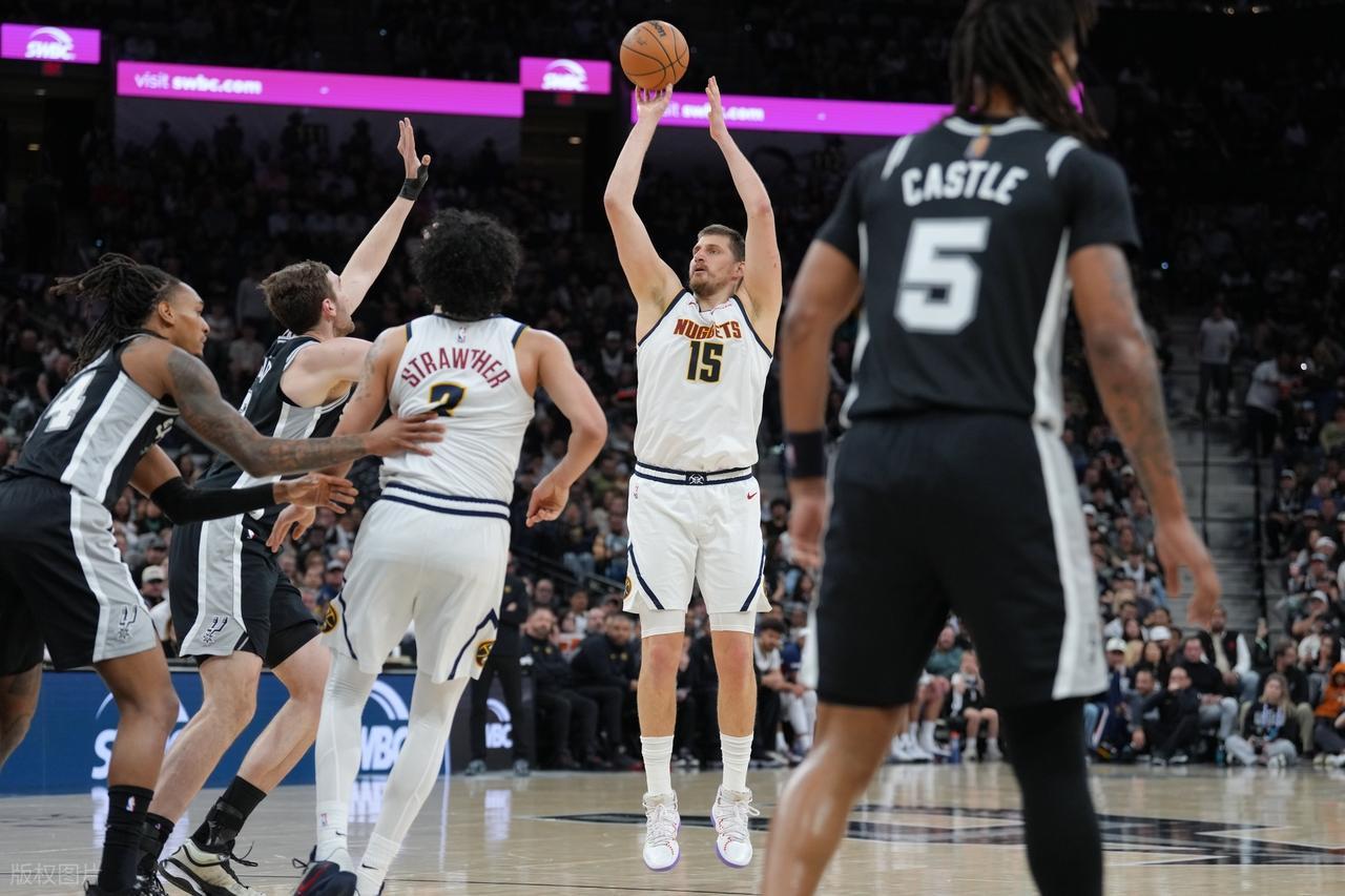 b体育官网登录-湖人险胜掘金！5大功臣出炉，穆雷14中1，约基奇空砍历史第2神迹