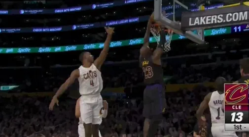 b体育app-东契奇反击加速推进，小手一抖助攻詹姆斯双手灌框